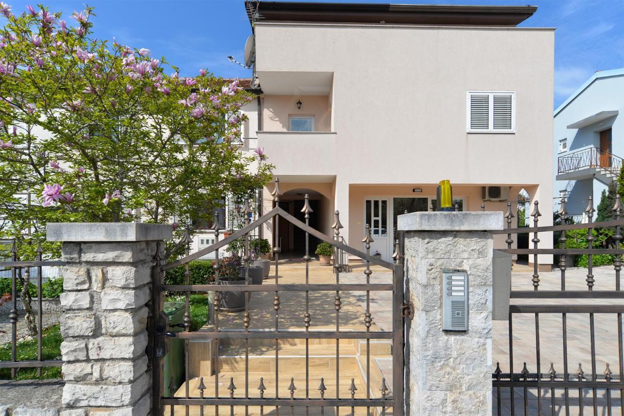 Apartments Milka 2074 Poreč Exterior foto