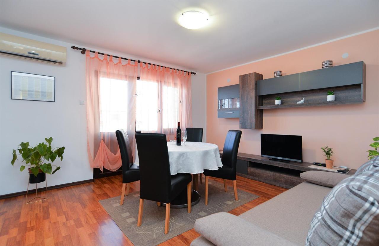 Apartments Milka 2074 Poreč Exterior foto